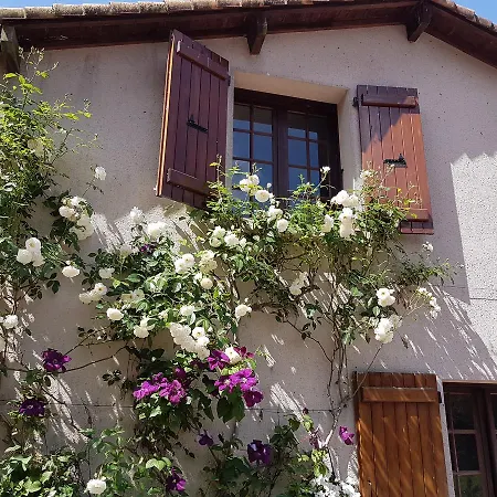 Le Moulin De Charin Bed and Breakfast *